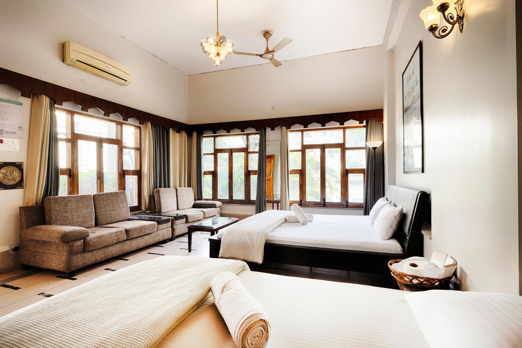 International Travellers' Hostel By Ith Stays Varanasi Exterior photo