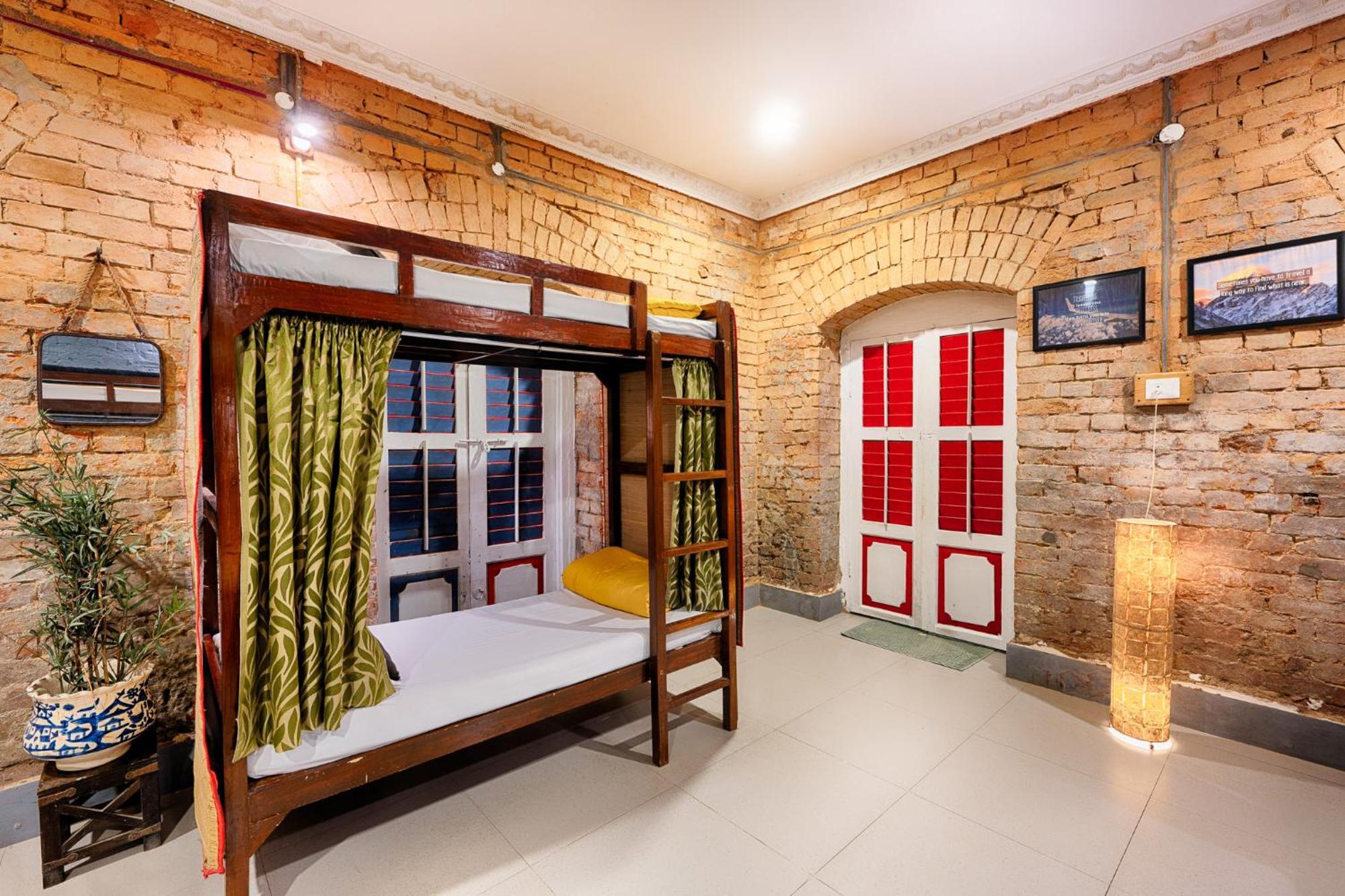 International Travellers' Hostel By Ith Stays Varanasi Exterior photo