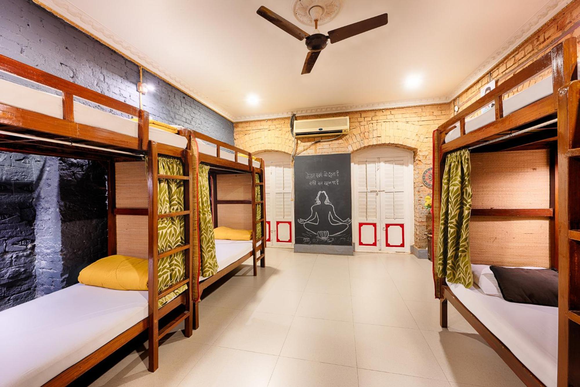 International Travellers' Hostel By Ith Stays Varanasi Room photo