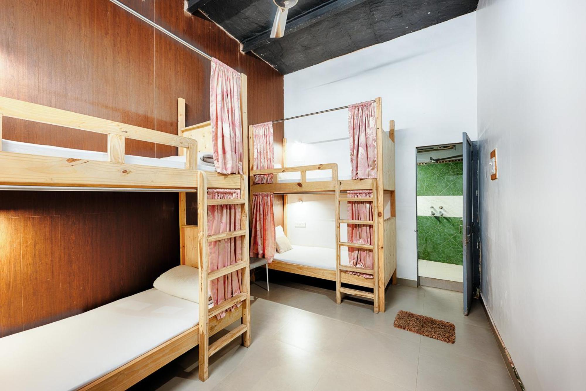 International Travellers' Hostel By Ith Stays Varanasi Room photo