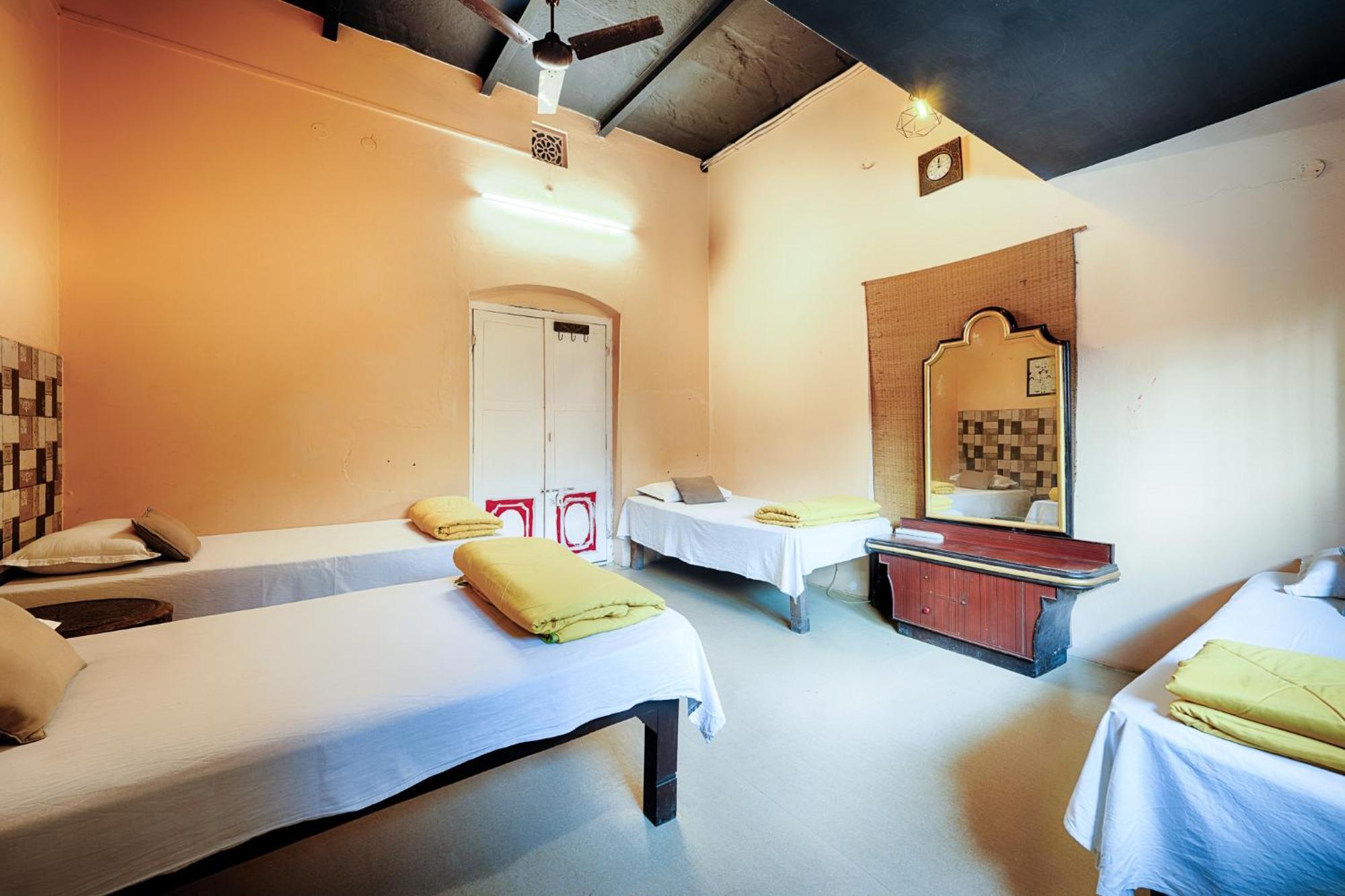 International Travellers' Hostel By Ith Stays Varanasi Room photo